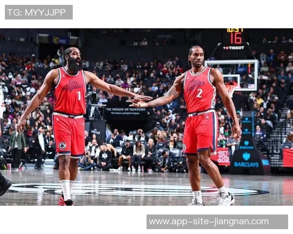 快船半场领先老鹰14分哈登表现出色祖巴茨双十小卡状态低迷