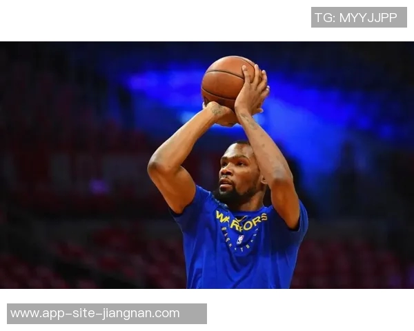 杜兰特称赞谢泼德训练营表现称其侵略性提升球队整体水平